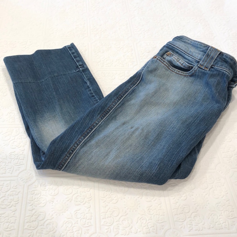 Women’s gap low rise crop capris size 10